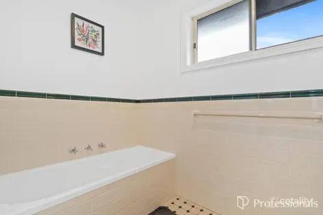 Property photo of 3 Linum Place Mount Annan NSW 2567