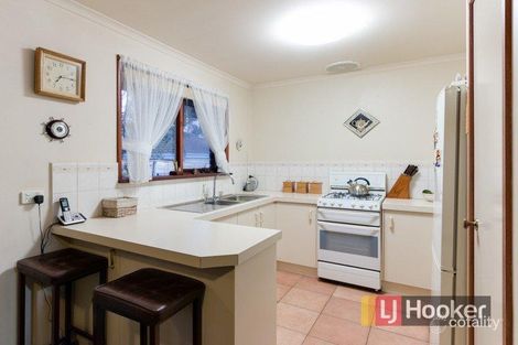 Property photo of 2 Karwin Close Berwick VIC 3806