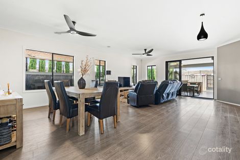 Property photo of 40 Gyrfalcon Way Doreen VIC 3754