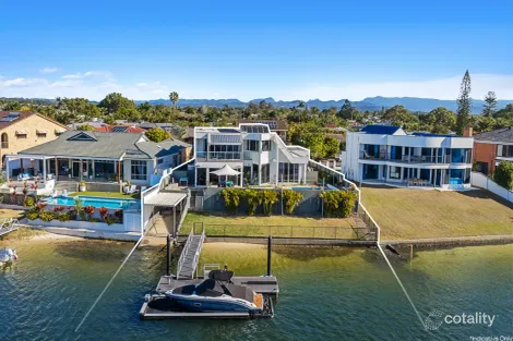 37 Intrepid Dr, Mermaid Waters, QLD 4218