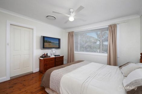 Property photo of 28 Georgia Avenue Wyoming NSW 2250