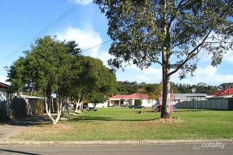 28 Chadwick Cres, Fairfield West, NSW 2165