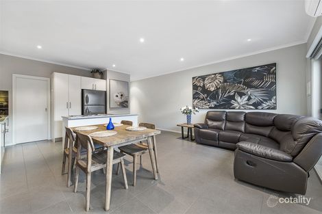 Property photo of 9 Landcox Way Caroline Springs VIC 3023