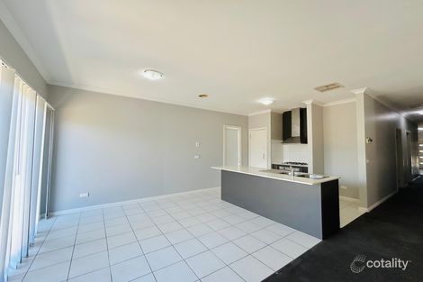 Property photo of 13 Holland Crescent Truganina VIC 3029
