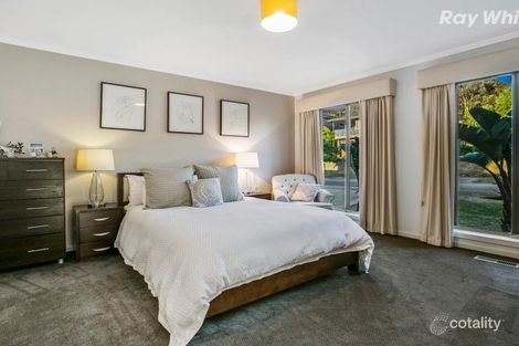 Property photo of 46 Montbrae Circuit Narre Warren North VIC 3804