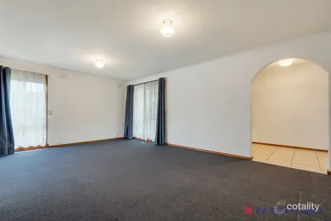 Property photo of 2 Davidson Street Reservoir VIC 3073