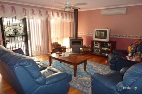 Property photo of 10 Tweed Court Langwarrin VIC 3910