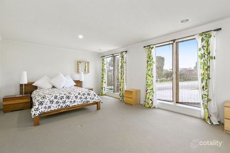 Property photo of 10 Limeburners Way Portsea VIC 3944