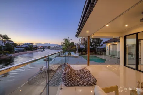 Property photo of 5 Crest View Key Broadbeach Waters QLD 4218