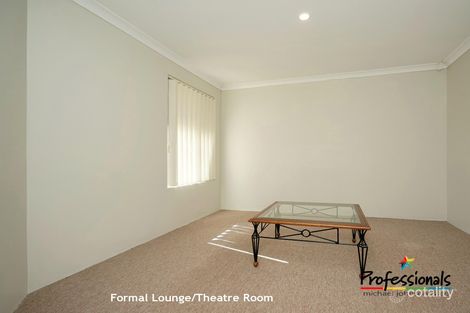 Property photo of 12 Sandringham Drive Darch WA 6065