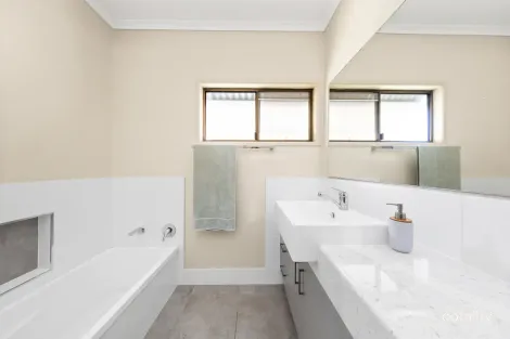 Property photo of 4 Julie Court Emerald QLD 4720