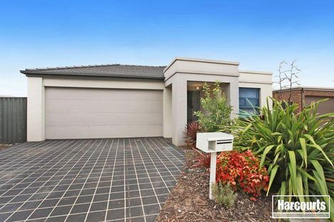 Property photo of 3 Orchard Valley Avenue Pakenham VIC 3810