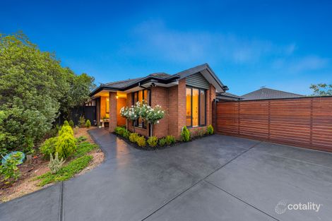 Property photo of 10 Pyrus Court Pakenham VIC 3810