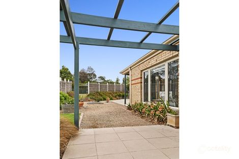 Property photo of 33 Carinya Drive Gisborne VIC 3437