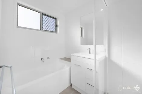 30 Cherry Venture Dr, Eli Waters, QLD 4655