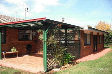 Property photo of 4 Euroka Place Blayney NSW 2799