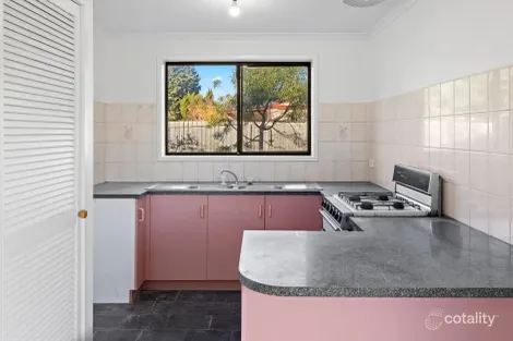 Property photo of 32 Kimberley Road Werribee VIC 3030