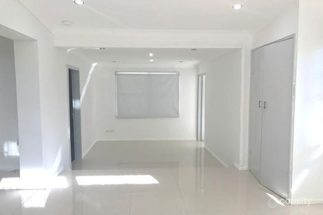 Property photo of 32 Reservoir Road Mount Pritchard NSW 2170