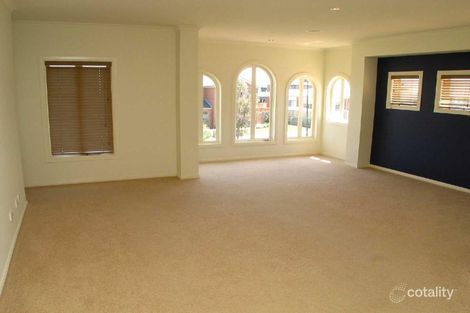 Property photo of 32 Sovereign Crest Boulevard Rowville VIC 3178