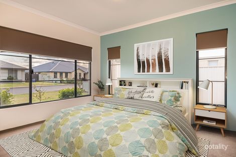 Property photo of 13 Ammolite Way Australind WA 6233