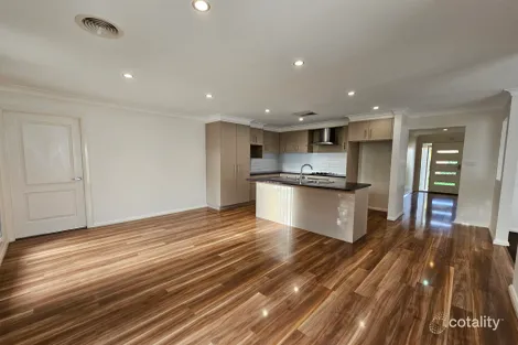 Property photo of 2/1 Florey Street Lloyd NSW 2650