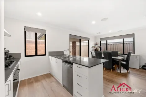 Property photo of 18 Ripen Loop Hammond Park WA 6164