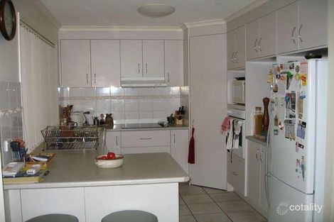 Property photo of 6 Ivybird Court Torquay QLD 4655