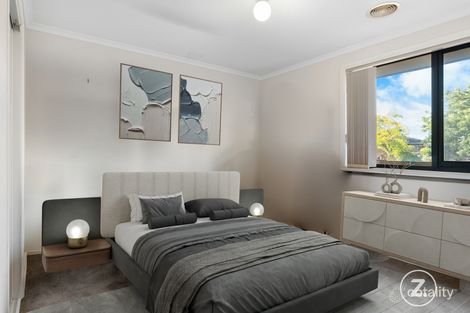 Property photo of 8 Amhurst Drive Narre Warren South VIC 3805