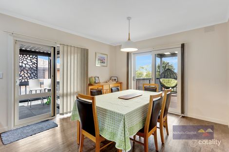 Property photo of 7 Wevlin Close Endeavour Hills VIC 3802