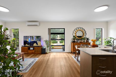 Property photo of 10 Hicus Drive Doreen VIC 3754