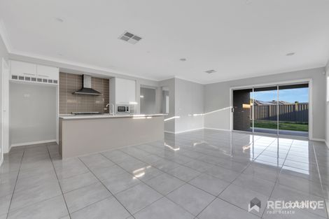 Property photo of 18 Creekwood Way Cobblebank VIC 3338