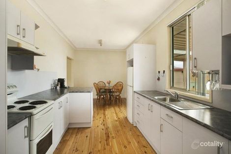 Property photo of 4 Southern Avenue Tarro NSW 2322