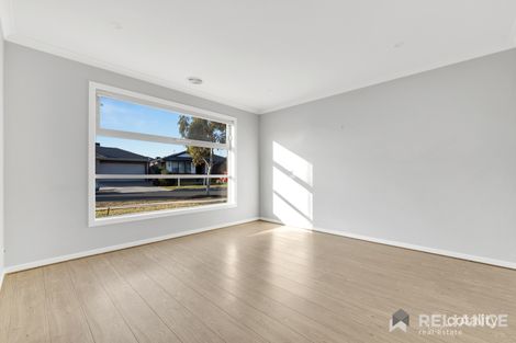 Property photo of 18 Creekwood Way Cobblebank VIC 3338