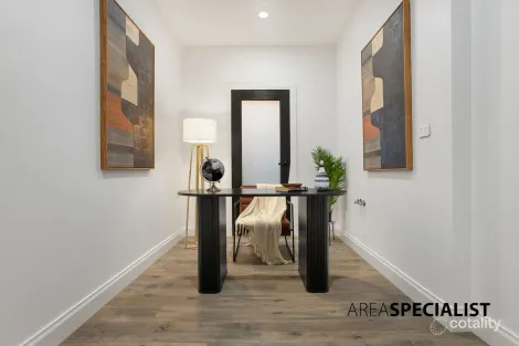 Property photo of 10A Hoddle Court Cranbourne VIC 3977