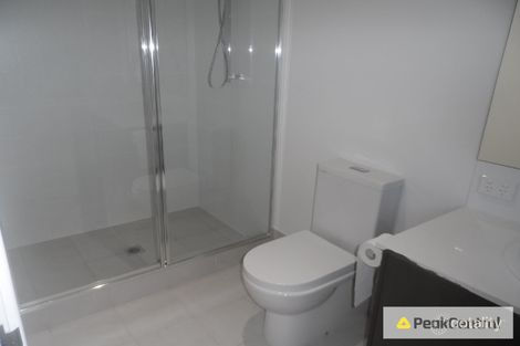 Property photo of 18 Lapis Road Treeby WA 6164