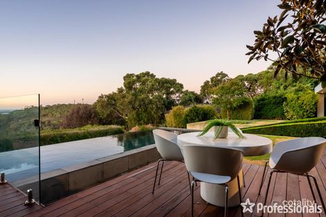 Property photo of 1 Regdel Road Lesmurdie WA 6076