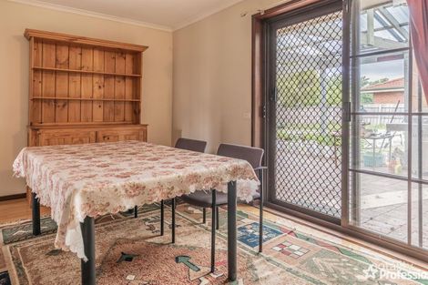 Property photo of 3 Lloyd Court Brookfield VIC 3338