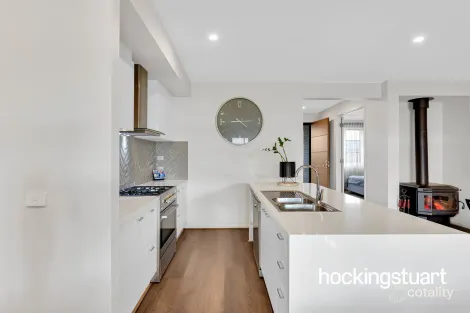 Property photo of 19 Monomeath Drive Mickleham VIC 3064