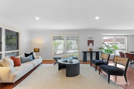 Property photo of 34 Christa Way Benowa QLD 4217