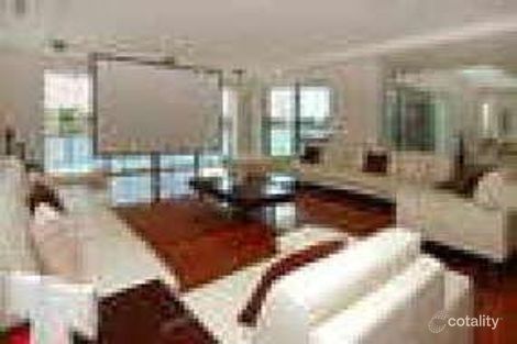 Property photo of 77 Sir Bruce Small Boulevard Benowa QLD 4217