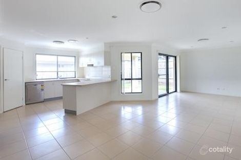 Property photo of 2/2 Shearwater Street Cleveland QLD 4163