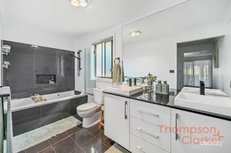 Property photo of 26 Hinchinbrook Close Ashtonfield NSW 2323