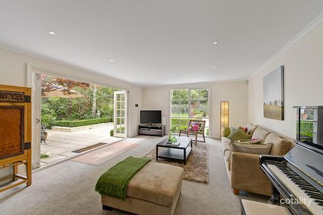 Property photo of 16 Alexandra Avenue Canterbury VIC 3126