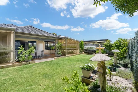 Property photo of 32 Lloyd Loop Margaret River WA 6285