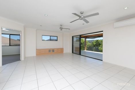 Property photo of 7 Heslop Place Burnside QLD 4560