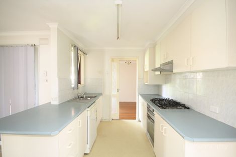 Property photo of 10 Mullum Court Springvale South VIC 3172