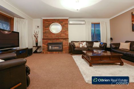 Property photo of 18 Royston Avenue Berwick VIC 3806