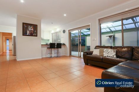 Property photo of 18 Royston Avenue Berwick VIC 3806