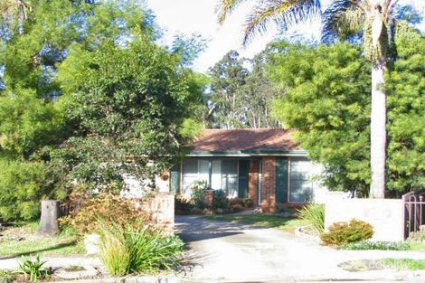Property photo of 6 Donahue Close Prairiewood NSW 2176