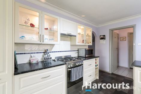 Property photo of 10 Glencoe Grove Dandenong North VIC 3175